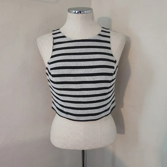 Express Womens Black White Striped Textured Sleeveless Crop Top Back Zip Small - Picture 1 of 5